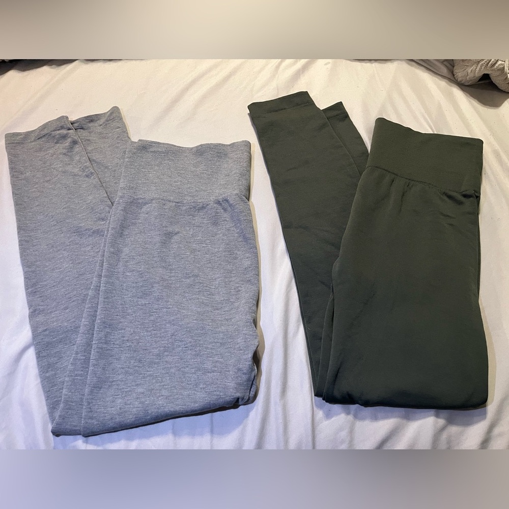 2 maternity leggings- Gray and Green